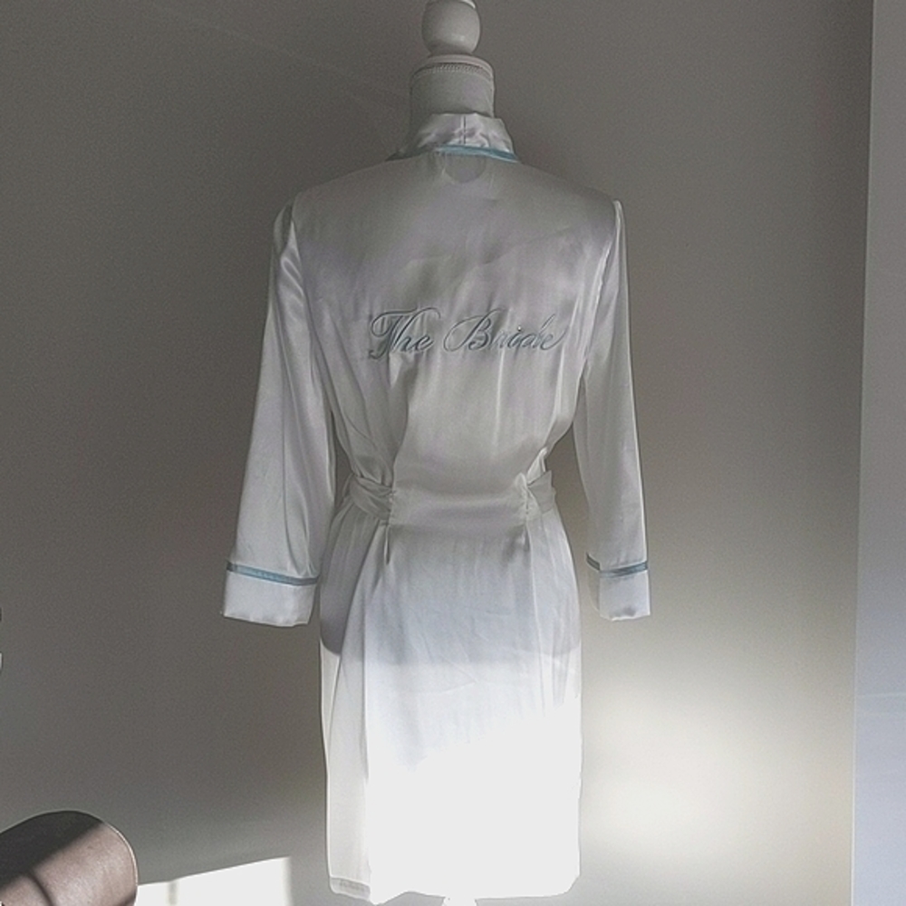 Linea Donatella White The Bride Short Satin Robe